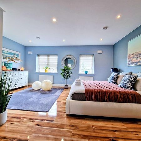 Master Bedroom With Ensuite Lucan Εξωτερικό φωτογραφία