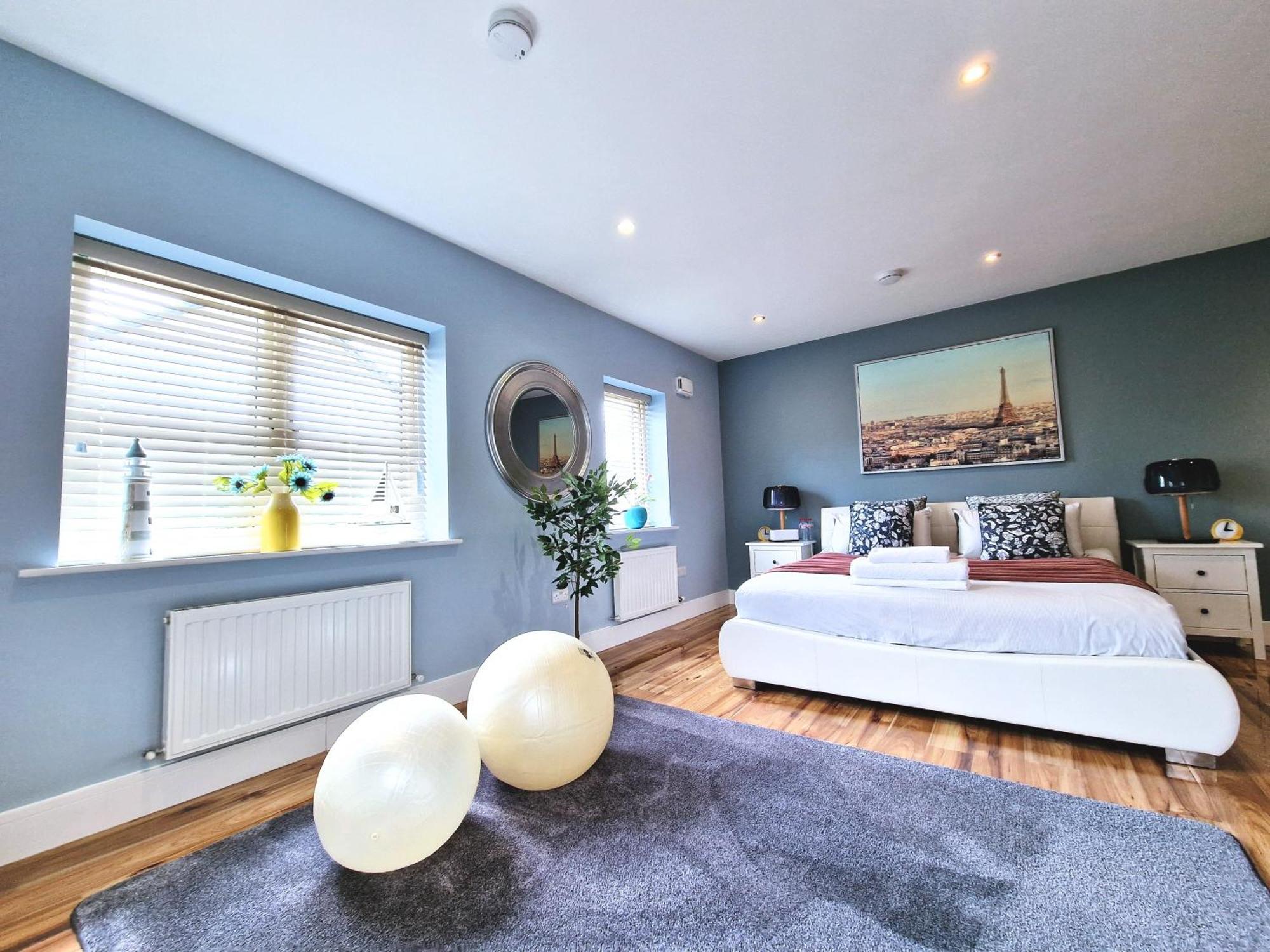 Master Bedroom With Ensuite Lucan Εξωτερικό φωτογραφία