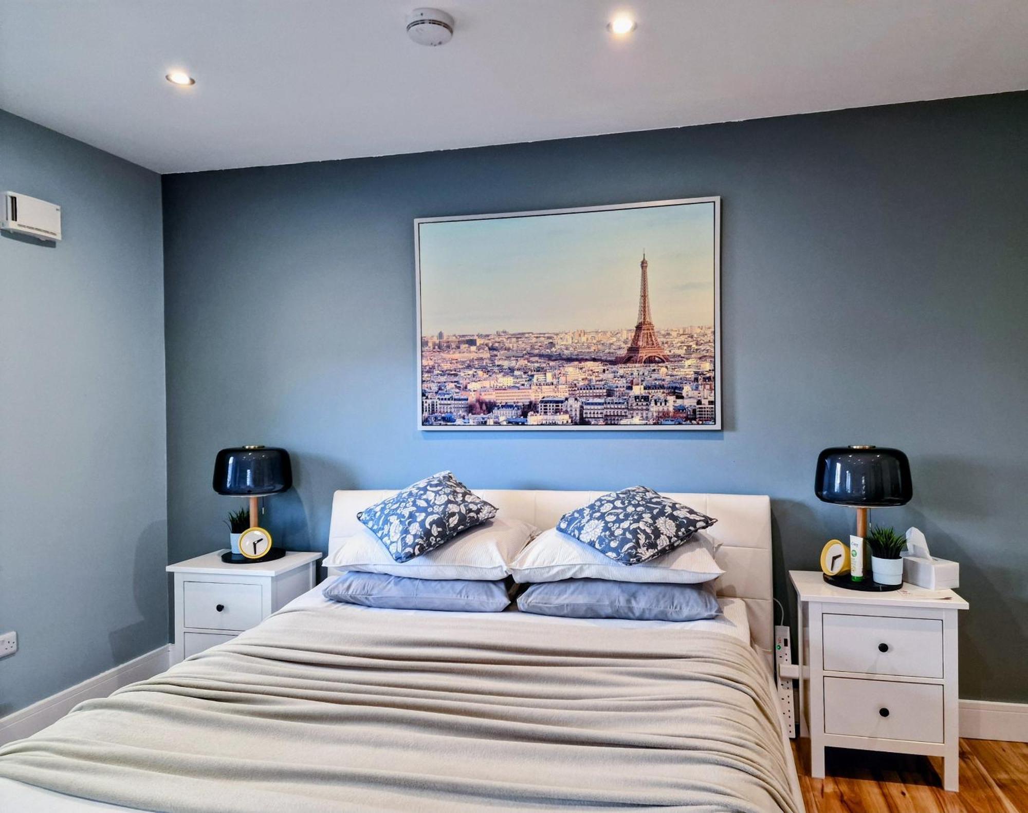 Master Bedroom With Ensuite Lucan Εξωτερικό φωτογραφία